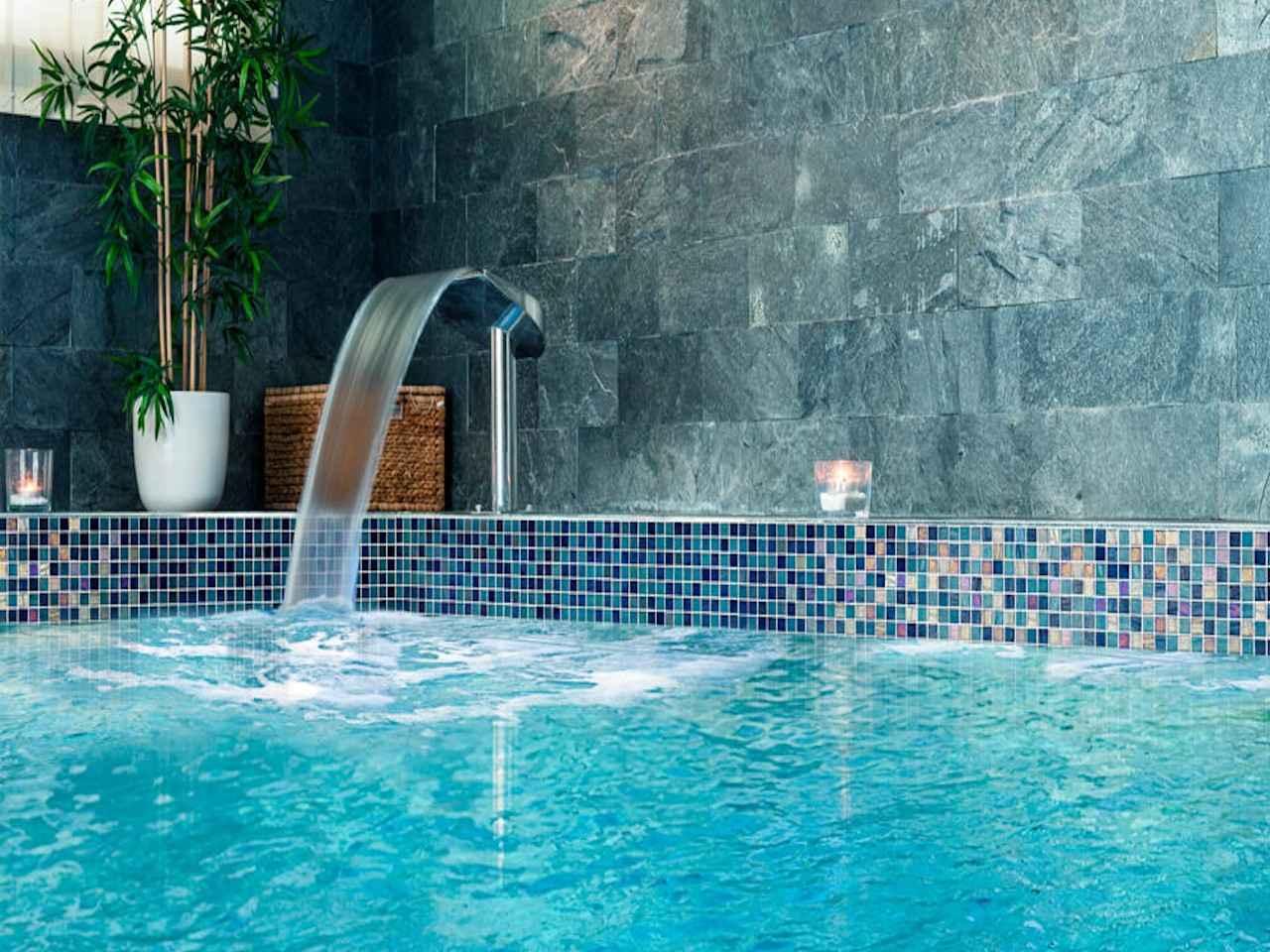 	 چه نوع سرامیکی برای استخر مناسب است